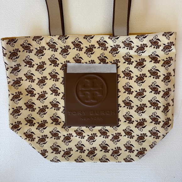 Tory Burch Ella Reversible Market Tote - Picture 6 of 13